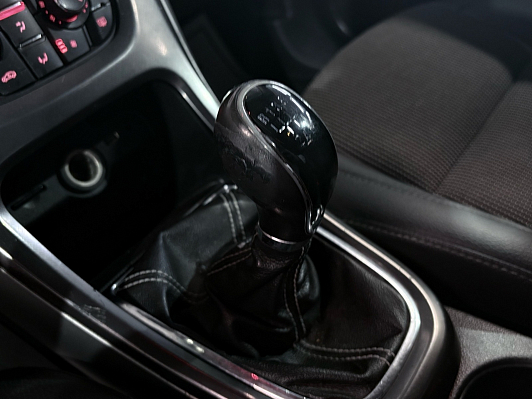 Opel Astra, 2012 года, пробег 233508 км