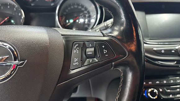 Opel Astra, 2017 года, пробег 158781 км