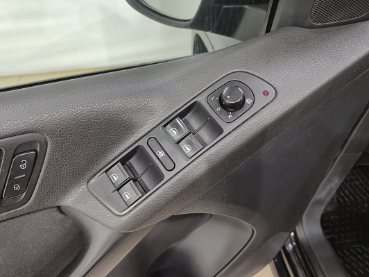 Volkswagen Tiguan, 2011 года, пробег 258371 км
