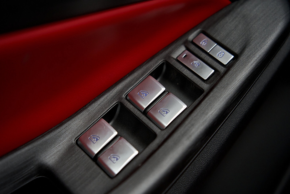 Changan UNI-S Техно, красный