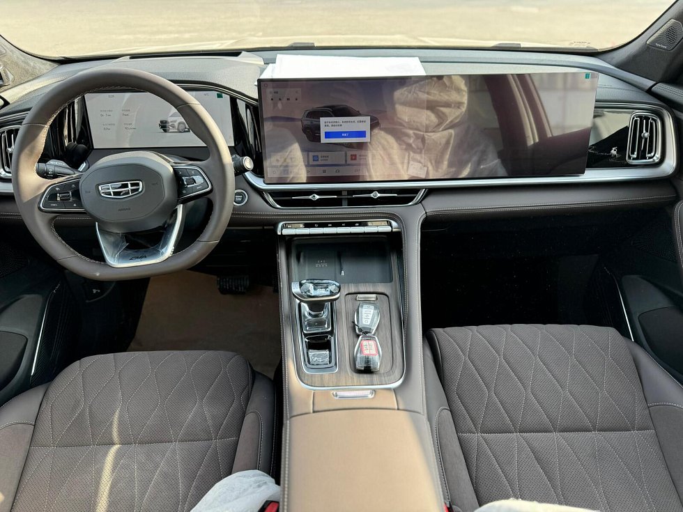 Geely Monjaro Flagship, зеленый