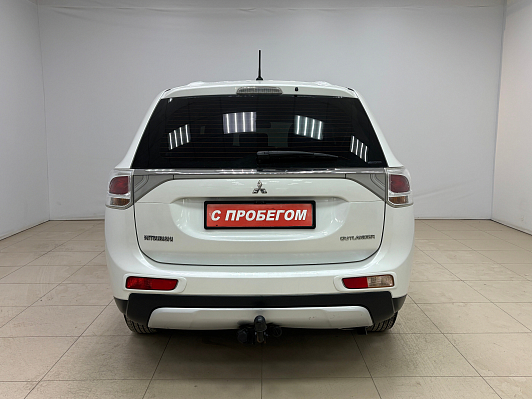 Mitsubishi Outlander Invite, 2014 года, пробег 131630 км