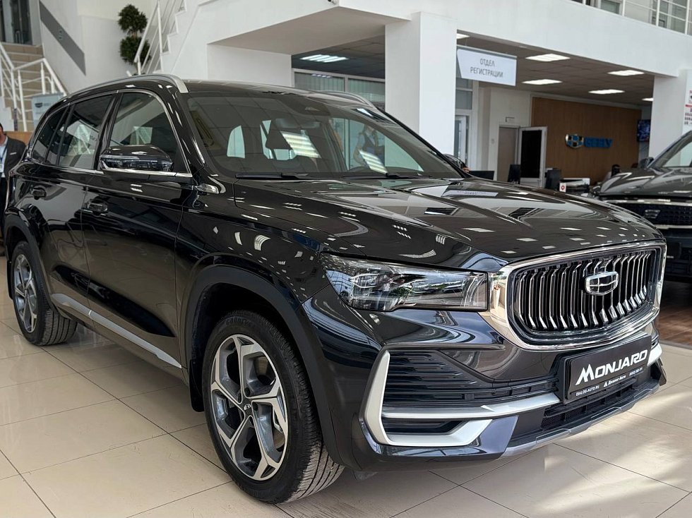 Geely Monjaro Люкс, черный