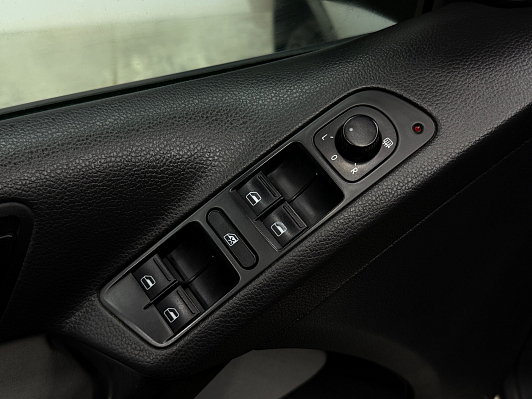 Volkswagen Tiguan, 2011 года, пробег 214285 км