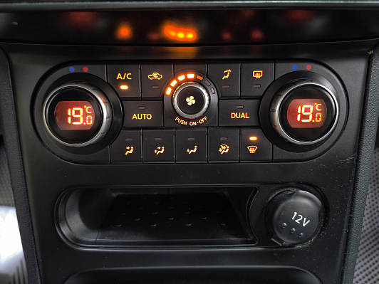 Nissan Qashqai SE, 2013 года, пробег 228956 км