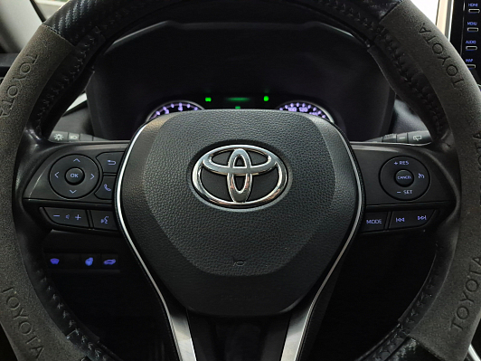 Toyota RAV4 Комфорт, 2019 года, пробег 103658 км