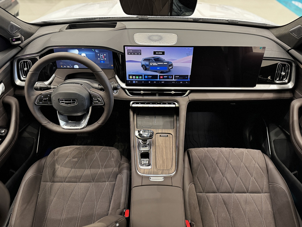 Geely Monjaro Full Moon (Xingyue L), белый