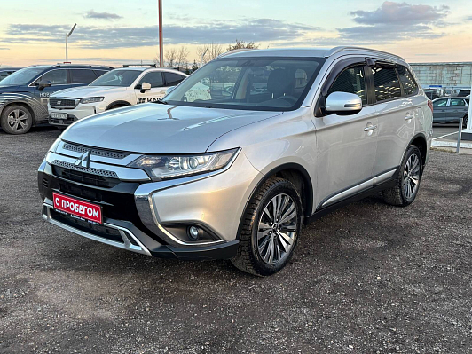 Mitsubishi Outlander Intense+, 2019 года, пробег 103700 км