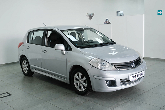 Nissan Tiida, 2010 года, пробег 219000 км