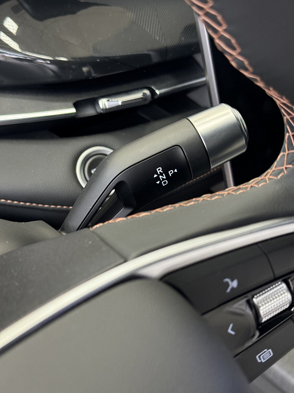 Geely Preface Flagship, серый