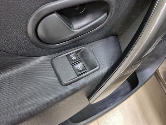 Renault Logan Life, 2019 года, пробег 106424 км