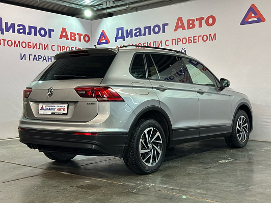 Volkswagen Tiguan Trendline, 2019 года, пробег 105000 км