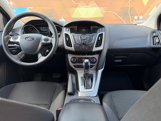 Ford Focus SYNC Edition, 2014 года, пробег 130000 км