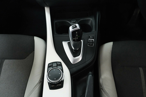 BMW 1 серии 118i Sport Line, 2016 года, пробег 86824 км