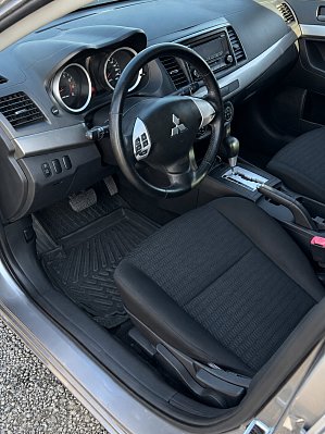 Mitsubishi Lancer Invite, 2012 года, пробег 170000 км