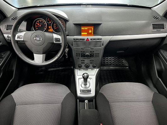 Opel Astra, 2011 года, пробег 242877 км
