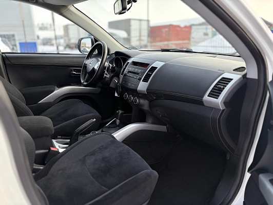 Mitsubishi Outlander Intense, 2011 года, пробег 267000 км