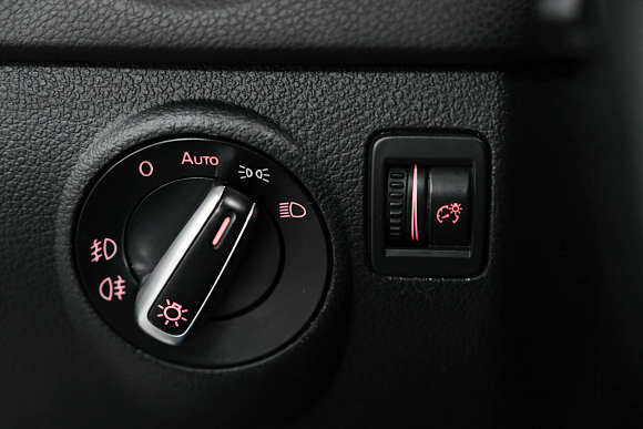 Volkswagen Tiguan Avenue, 2013 года, пробег 209000 км