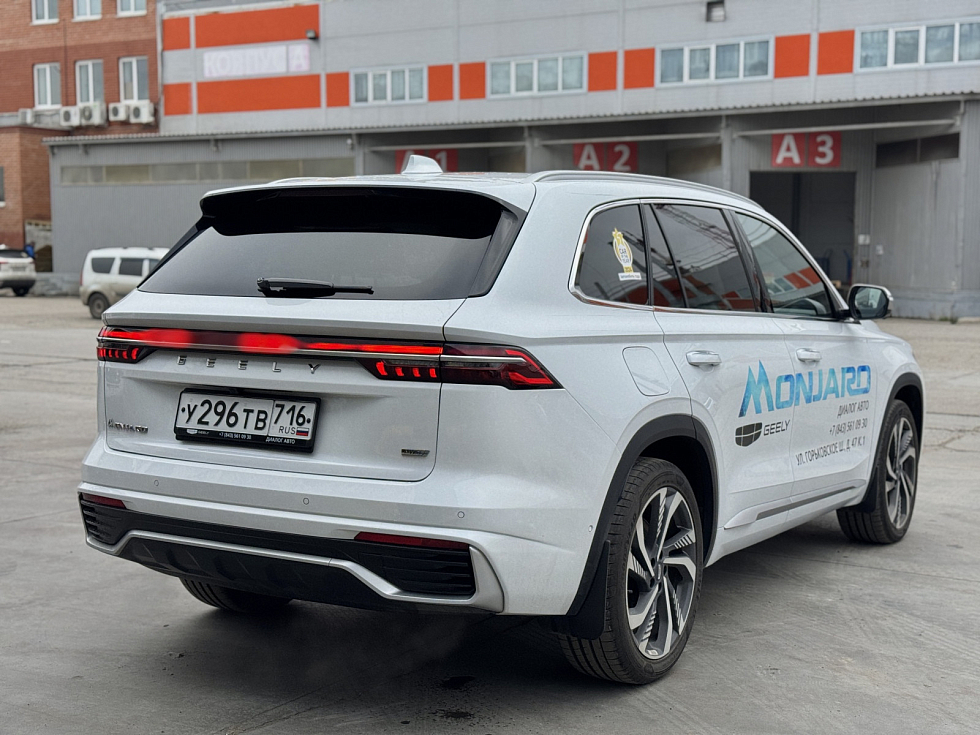 Geely Monjaro Flagship (2023-2025), белый