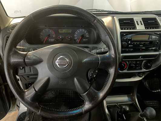 Nissan Terrano, 2004 года, пробег 196000 км