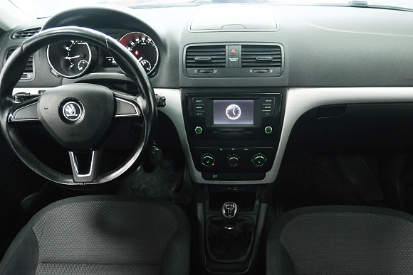 Skoda Yeti Ambition, 2015 года, пробег 124215 км