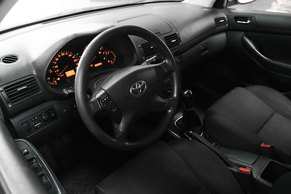 Toyota Avensis Терра, 2006 года, пробег 260000 км