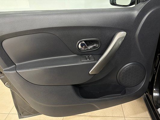 Renault Sandero, 2016 года, пробег 179036 км
