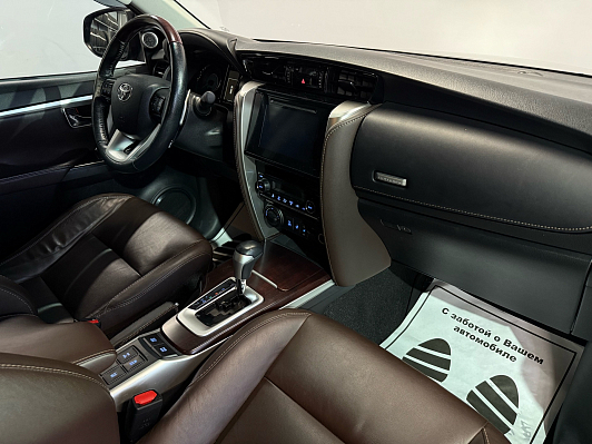 Toyota Fortuner Престиж, 2017 года, пробег 138000 км
