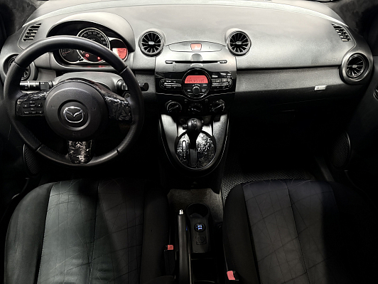 Mazda 2 Energy, 2011 года, пробег 180000 км