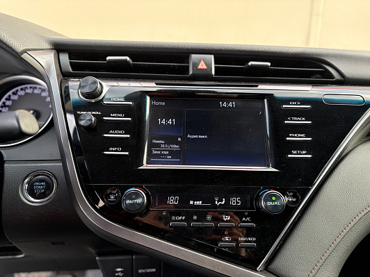 Toyota Camry Элеганс Safety, 2019 года, пробег 141056 км