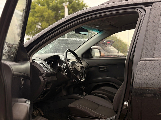 Mitsubishi Outlander Intense, 2011 года, пробег 246279 км