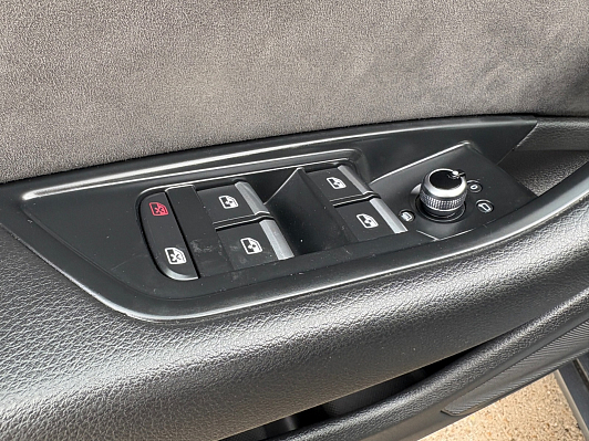Audi A4 Sport, 2019 года, пробег 181383 км