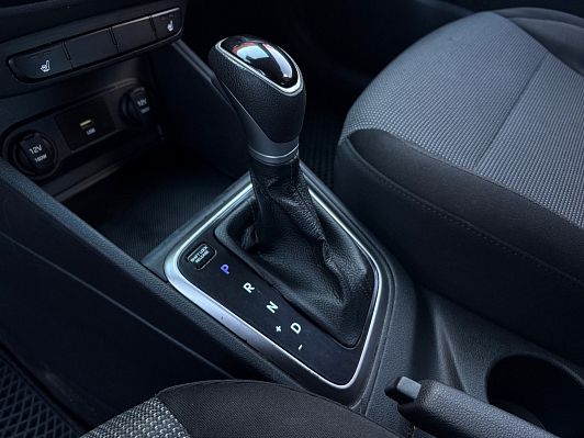 Hyundai Solaris Специальная Серия "10 лет", 2021 года, пробег 256949 км