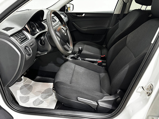 Skoda Rapid Hockey Edition Active, 2018 года, пробег 140000 км