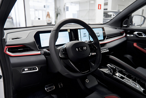 Geely Coolray Luxury, белый