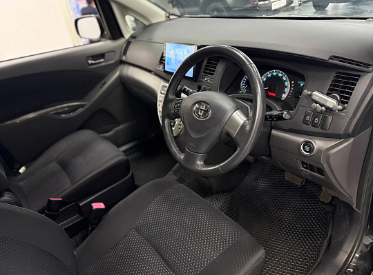 Toyota ISis, 2010 года, пробег 185773 км