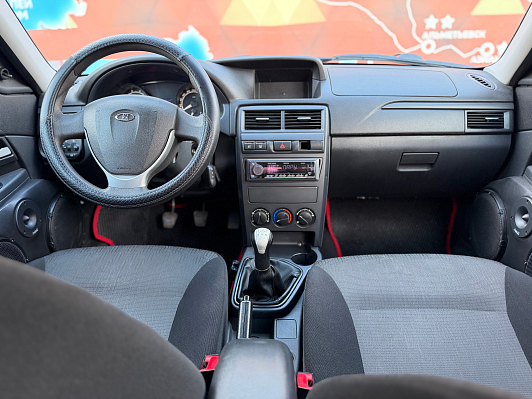 Lada (ВАЗ) Priora, 2017 года, пробег 227000 км