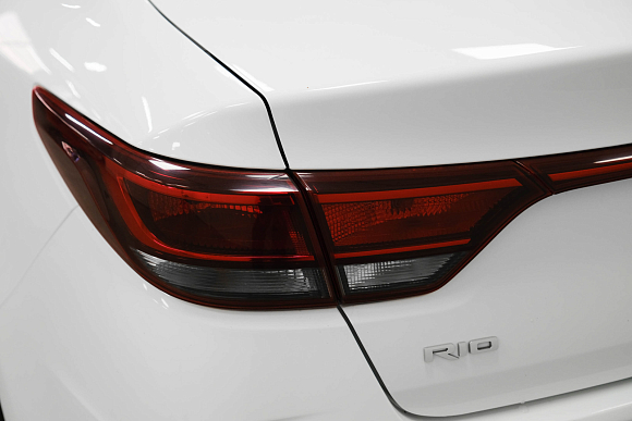 Kia Rio Luxe, 2021 года, пробег 74500 км