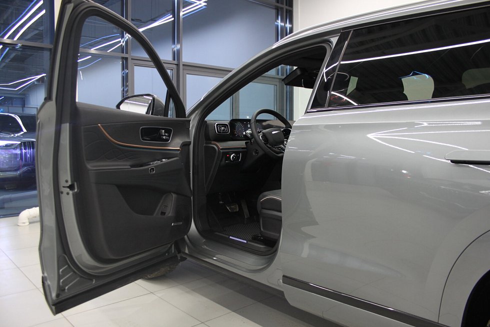 Jaecoo J8 Комфорт, серебряный