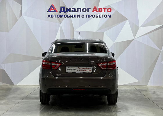 Lada (ВАЗ) Vesta 50 Anniversary, 2016 года, пробег 157227 км