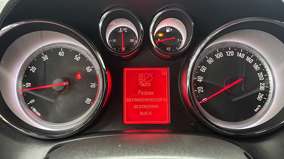 Opel Astra Cosmo, 2013 года, пробег 197000 км