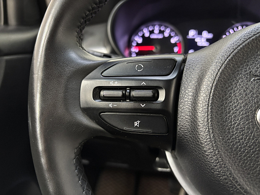 Kia Rio Luxe RED Line, 2019 года, пробег 78688 км