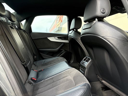Audi A4 Sport, 2019 года, пробег 181383 км