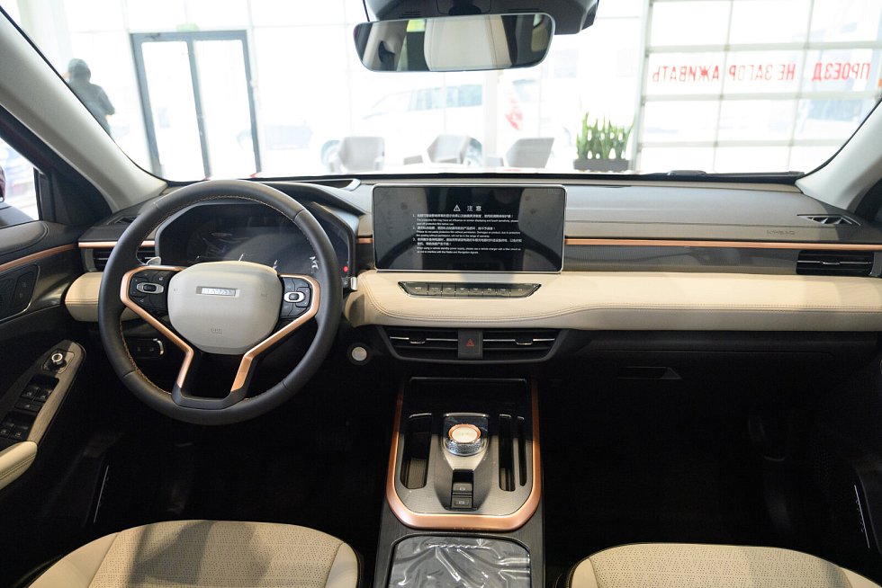 Haval Jolion Техно +, красный