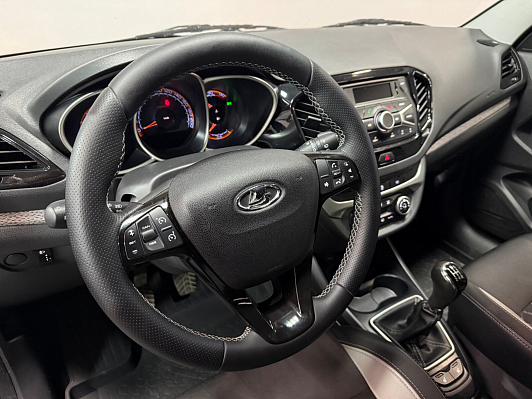 Lada (ВАЗ) Vesta Luxe Multimedia, 2018 года, пробег 115000 км