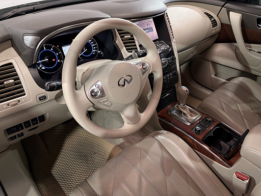 Infiniti QX70 Elegance, 2016 года, пробег 160258 км