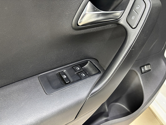 Volkswagen Polo Conceptline, 2015 года, пробег 101850 км