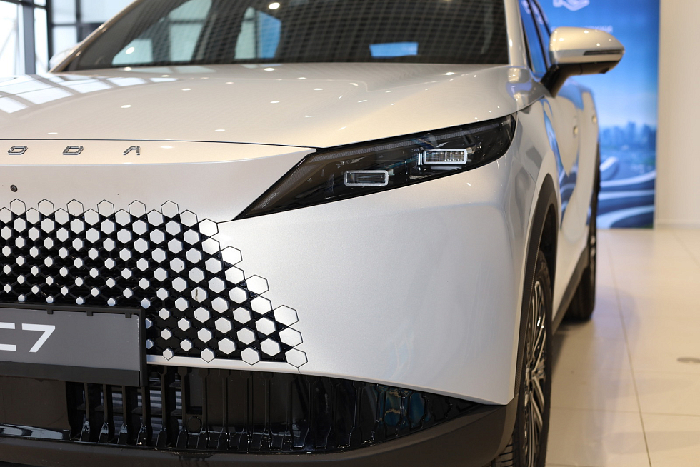 Omoda C7 Joy, серебряный