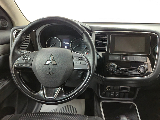 Mitsubishi Outlander Invite, 2018 года, пробег 147921 км
