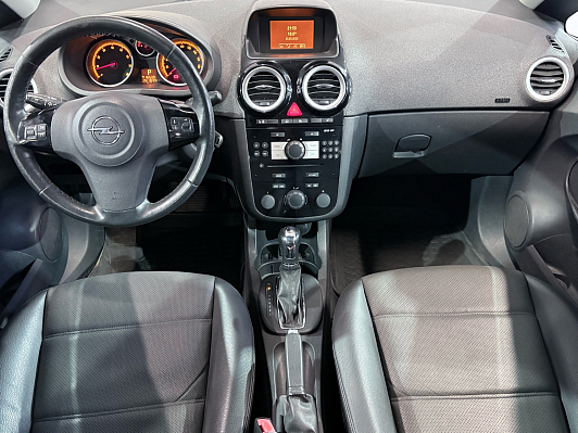 Opel Corsa Color Edition, 2011 года, пробег 141000 км